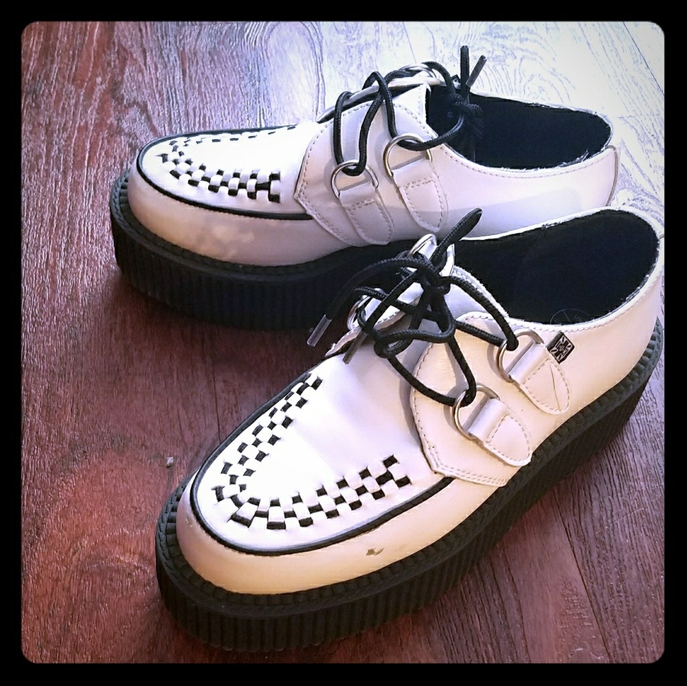 T.U.K 2.5 inch Platform Creeper White and Black